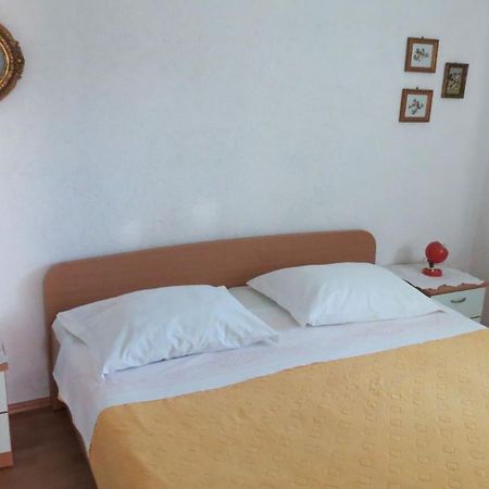 Apartments Janja - Terrace Sea View Nečujam Eksteriør bilde